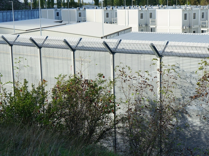 ARCHITECTURES OF FICTIONALIZED HOSPITALITY