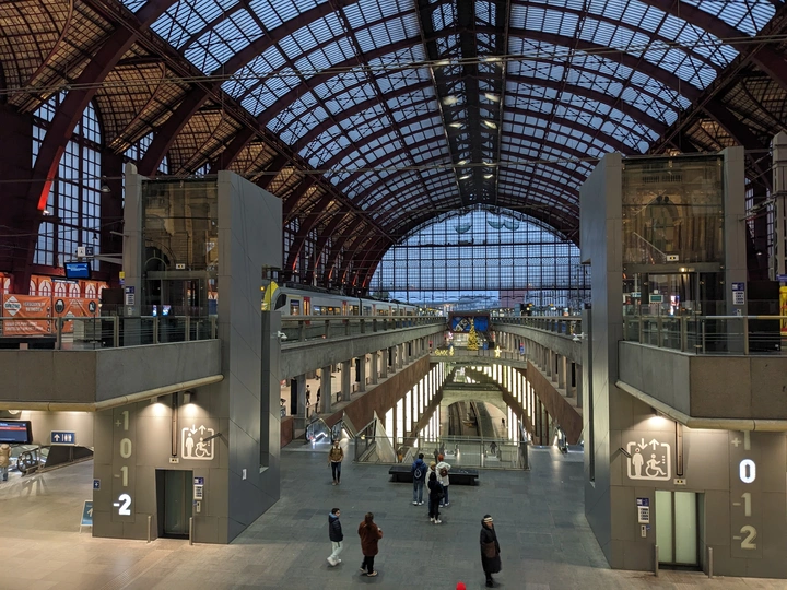Soundscape design in train station for Aural Diver