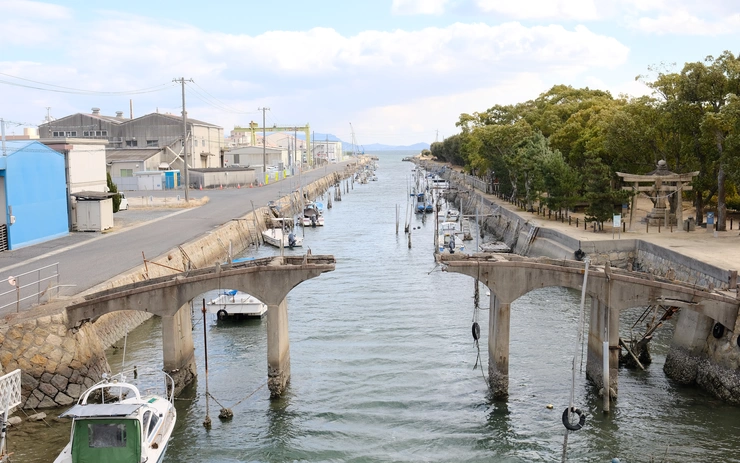 Who Builds?: Counter-stories of Built Environment