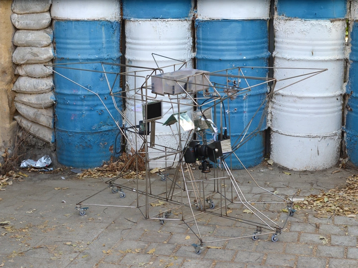 A Postcolonial Table in No Man's Land