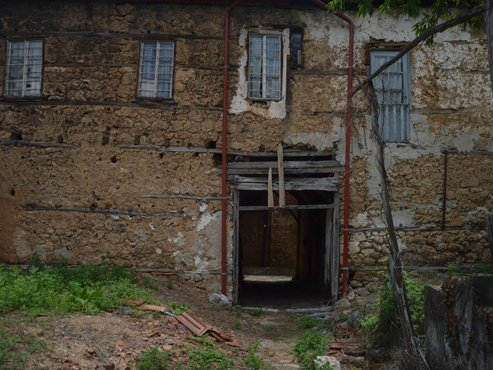 Vacant to Vital: Commons-Based Rural Construction