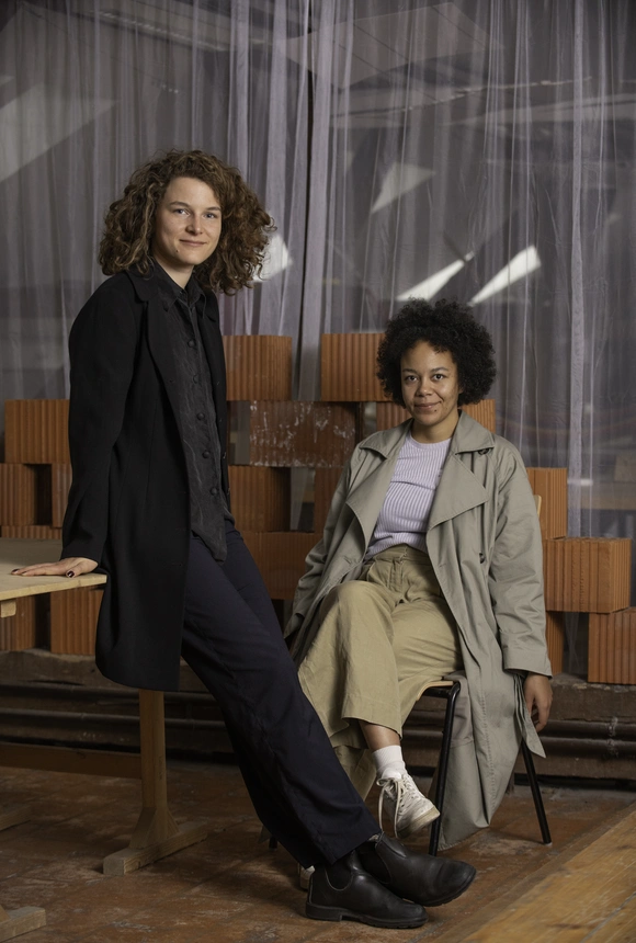 Gestures of Care – Thinking Through Networks