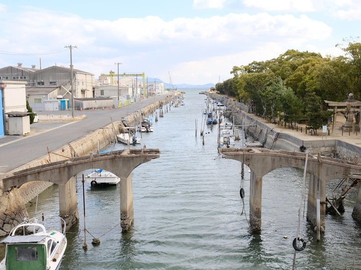 Who Builds?: Counter-stories of Built Environment