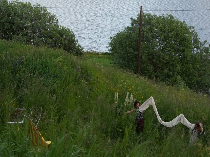 SSSSS| Staging Situated Sensory Somatic Sympoeisis