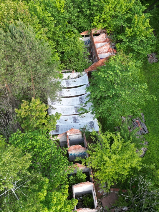 A Laboratory of Decay