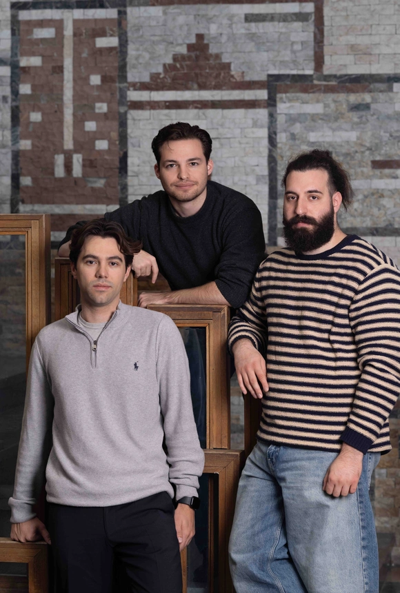 Brave New Axis: Perpendicular to Athinas Street